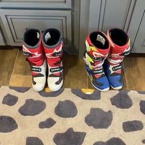 Dirt Bike boots Kids sz 2 , used, but still good😜